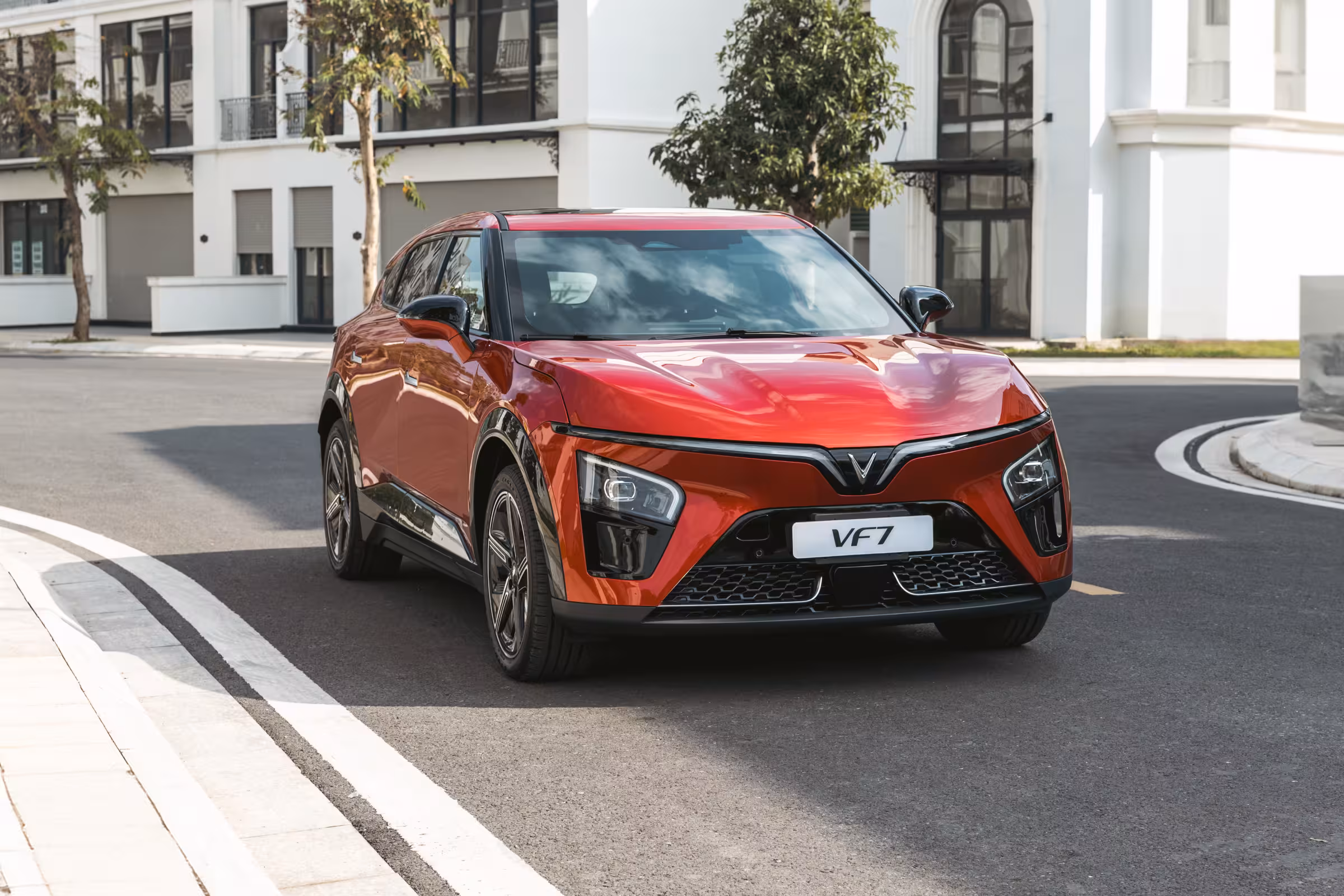 Vinfast VF7 Plus AWD